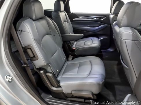 Used 2024 Buick Enclave Premium image 32