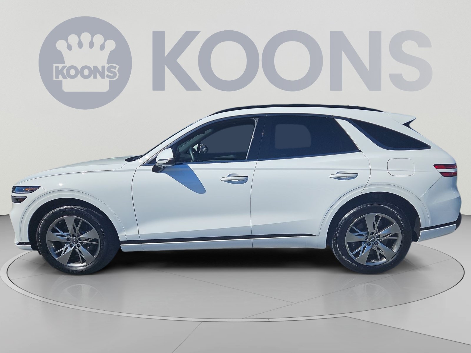 Used 2025 Genesis GV70 3.5T Sport AWD/4WD image 2