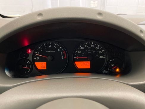 Used 2021 Nissan Frontier SV w/ Midnight Edition Floor Mats AWD/4WD image 12