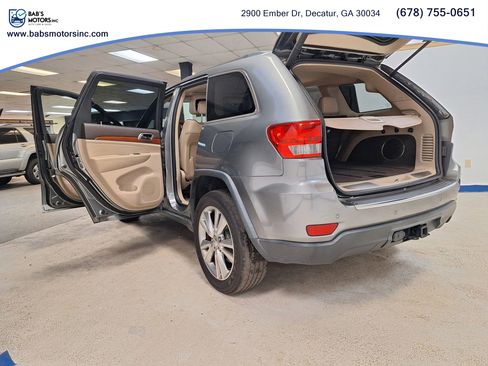 Used 2013 Jeep Grand Cherokee Overland w/ Advance Technology Group image 23