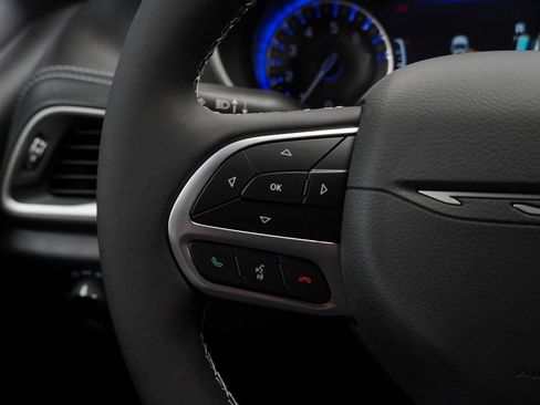 New 2027 Chrysler Pacifica Select FWD image 25