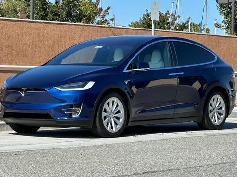Used 2017 Tesla Model X 100D AWD/4WD image 8