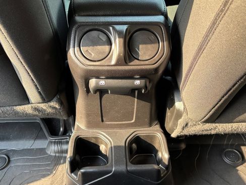 Used 2021 Jeep Wrangler Unlimited Sport AWD/4WD image 20