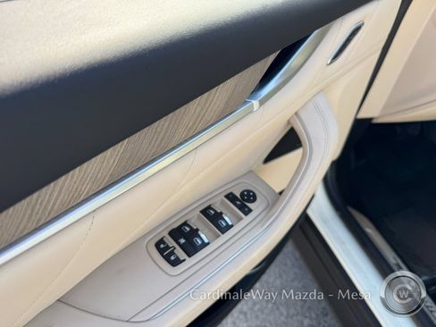 Used 2019 Maserati Levante GranLusso AWD/4WD image 13