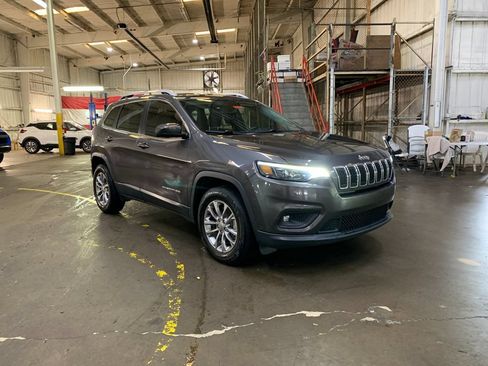 Used 2019 Jeep Cherokee Latitude Plus w/ Comfort/Convenience Group AWD/4WD image 5
