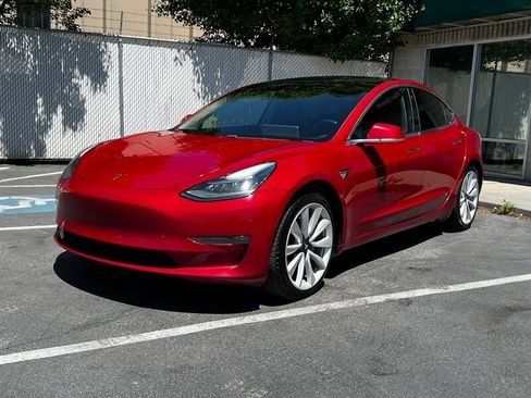 Used 2018 Tesla Model 3 Long Range RWD image 3