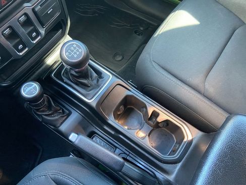 Used 2018 Jeep Wrangler Sport image 16