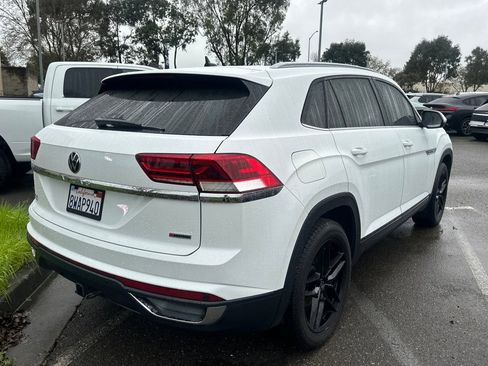 Used 2020 Volkswagen Atlas Cross Sport SE w/ Panoramic Sunroof Package image 3