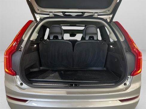 Used 2018 Volvo XC90 T6 Momentum w/ Convenience Package AWD/4WD image 9