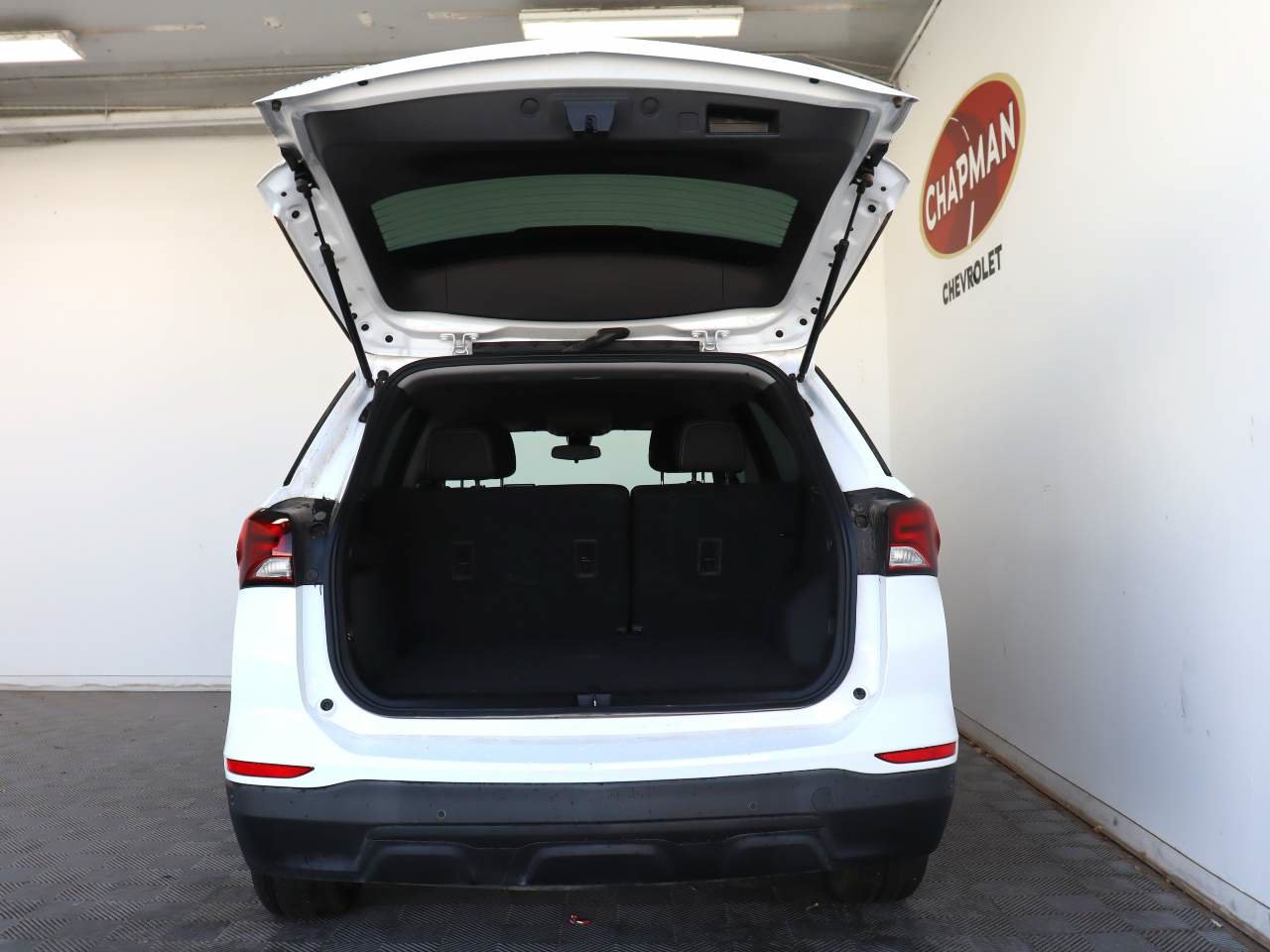 Certified 2024 Chevrolet Equinox LS w/ Driver Confidence II Package FWD image 5