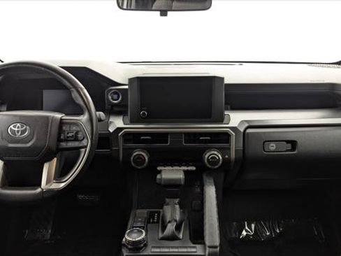 Used 2025 Toyota 4Runner SR5 AWD/4WD image 26