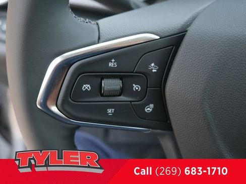 New 2025 Chevrolet Trax ACTIV w/ Sunroof Package image 27