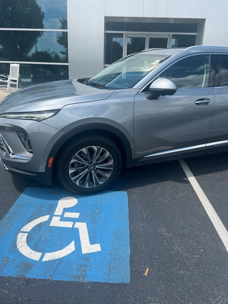 Used 2024 Buick Envision Preferred AWD/4WD image 2