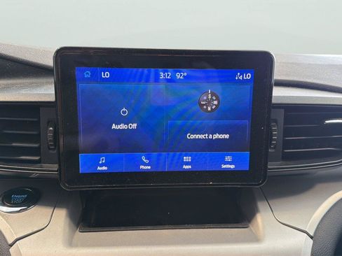Certified 2024 Ford Explorer XLT RWD image 17