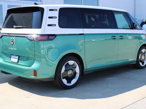 New 2025 Volkswagen ID. Buzz Pro S Plus image 6