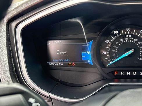Used 2017 Ford Fusion SE FWD image 17