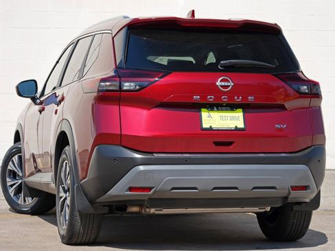 Used 2023 Nissan Rogue SV w/ SV Premium B Package FWD image 5