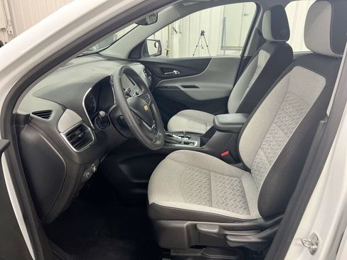 Used 2022 Chevrolet Equinox LS FWD image 19