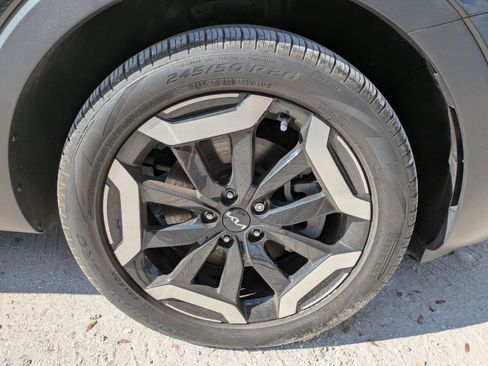 Used 2023 Kia Telluride S image 11