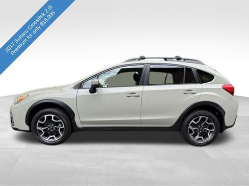 Used 2017 Subaru Crosstrek 2.0i Premium w/ Popular Package #2 AWD/4WD image 2