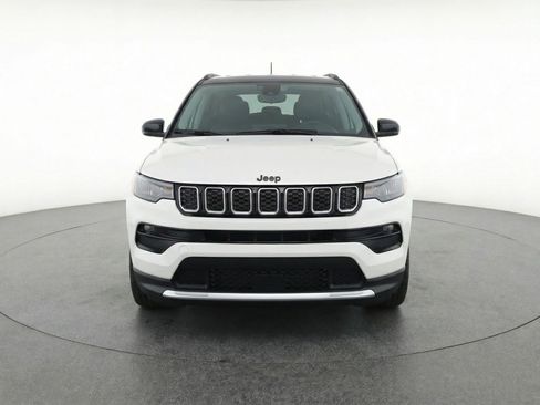 Used 2025 Jeep Compass Limited AWD/4WD image 2