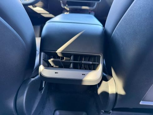 Used 2023 Tesla Model Y Long Range AWD/4WD image 19
