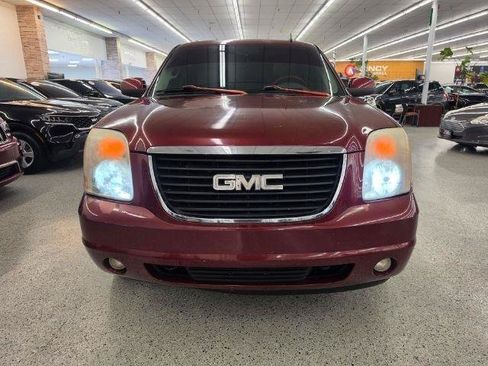 Used 2008 GMC Yukon XL SLT w/ SLT Preferred Equipment Group AWD/4WD image 3