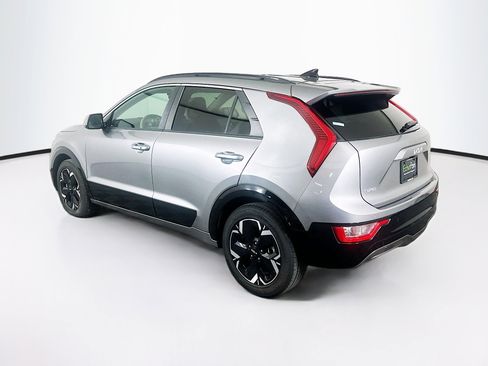 Used 2023 Kia Niro Wind w/ Wind Preserve Package FWD image 5
