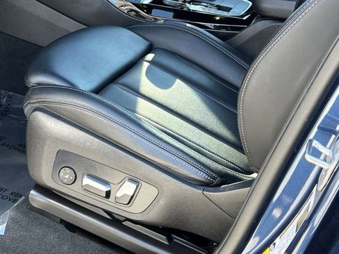 Used 2023 BMW X3 xDrive30i image 12