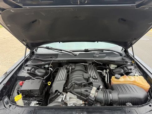 Used 2015 Dodge Challenger R/T Scat Pack w/ Leather Interior Group RWD image 18