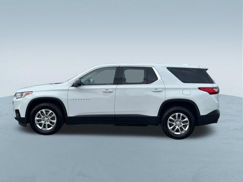Used 2021 Chevrolet Traverse LS FWD image 4