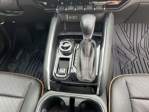 Used 2023 GMC Canyon AT4 w/ AT4 Premium Package image 19