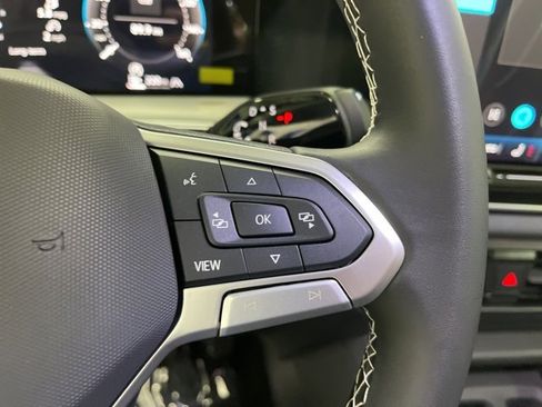 New 2026 Volkswagen Tiguan SE image 17