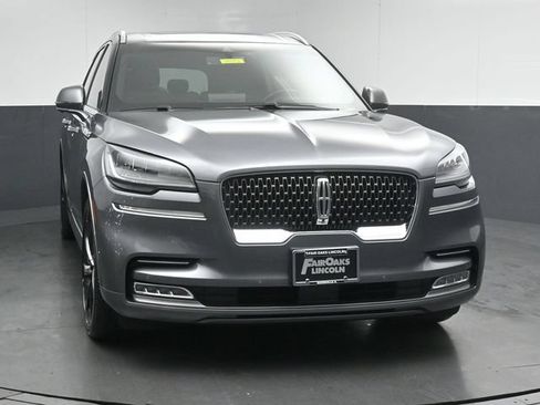 Used 2021 Lincoln Aviator Reserve w/ Equipment Group 208A AWD/4WD image 2