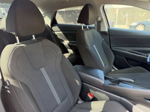 Used 2024 Hyundai Elantra SE FWD image 15