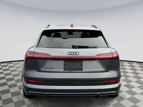 Used 2023 Audi e-tron S Prestige w/ Prestige Package image 3