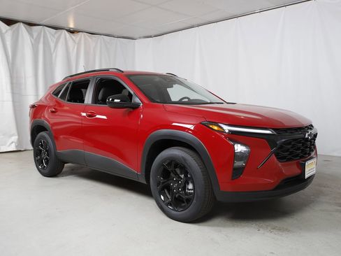 New 2026 Chevrolet Trax LT w/ Sunroof Package FWD image 21