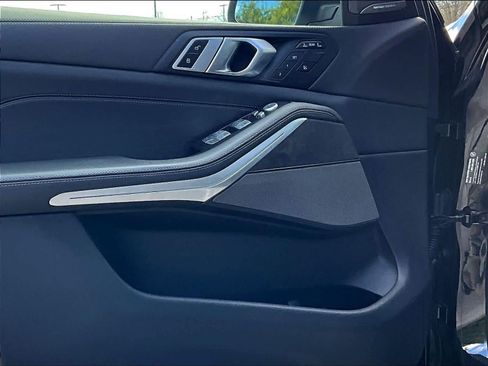 Used 2025 BMW X7 xDrive40i image 9