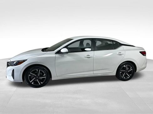 Used 2024 Nissan Sentra SV FWD image 5