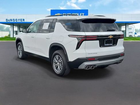 Used 2024 Chevrolet Traverse LT w/ LPO, Floor Liner Package FWD image 10
