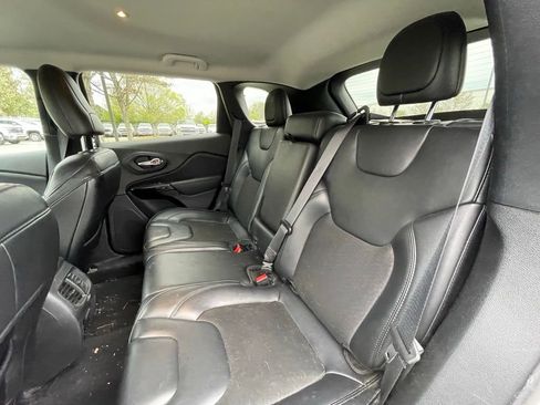 Used 2020 Jeep Cherokee Latitude Plus image 26