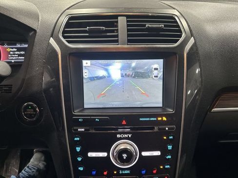 Used 2017 Ford Explorer Limited AWD/4WD image 29