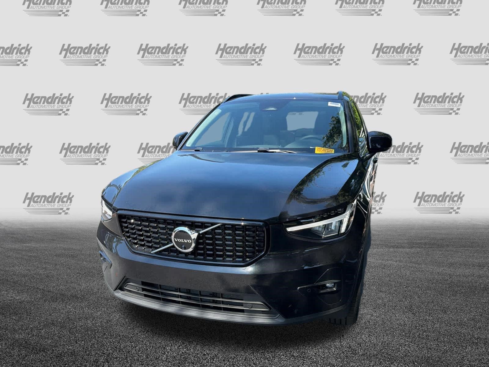 Certified 2026 Volvo XC40 B5 Plus AWD/4WD image 5