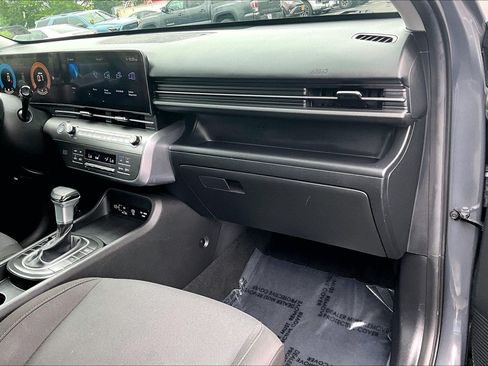 Used 2025 Hyundai Kona SEL AWD/4WD image 14