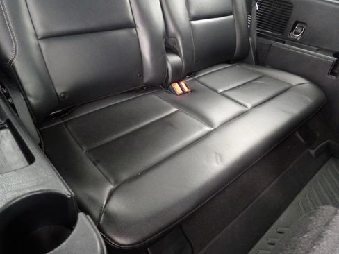 Used 2022 Ford Explorer XLT w/ Equipment Group 202A image 37