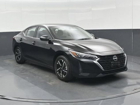 Used 2025 Nissan Sentra SV FWD image 1