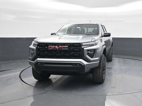 New 2026 GMC Canyon Elevation w/ Convenience Package image 3