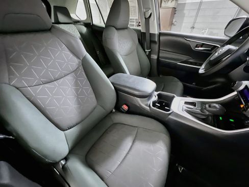 Used 2024 Toyota RAV4 XLE w/ Convenience Package FWD image 31