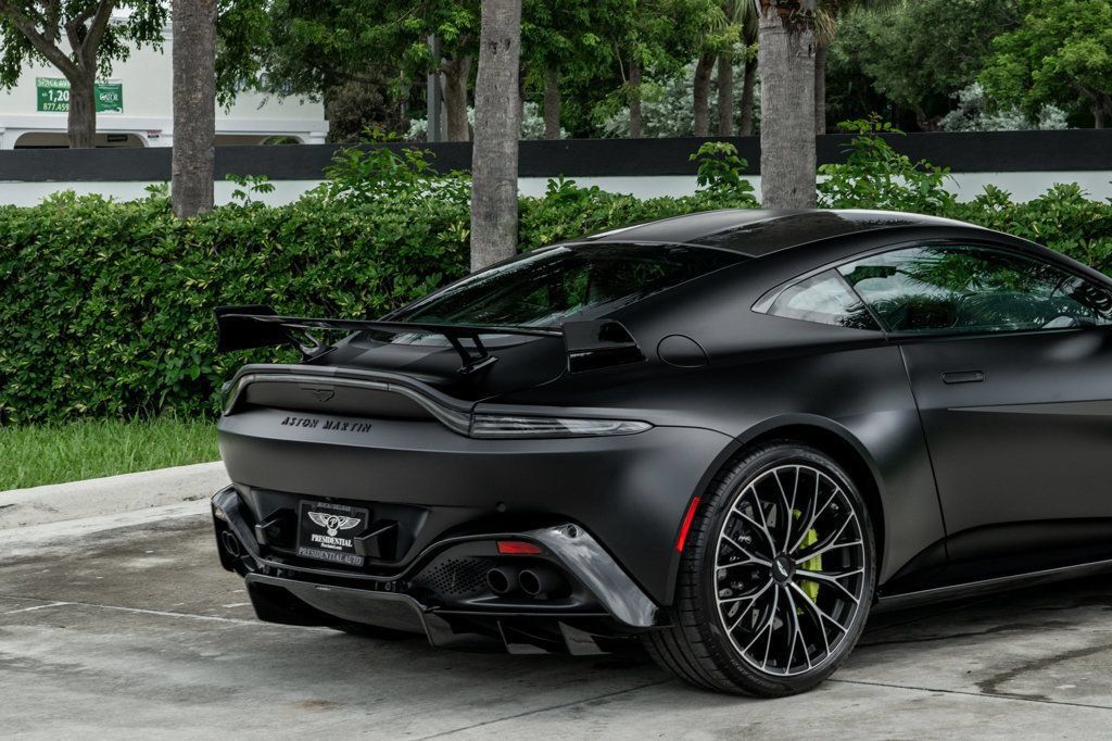 Used 2023 Aston Martin V8 Vantage Coupe RWD image 7
