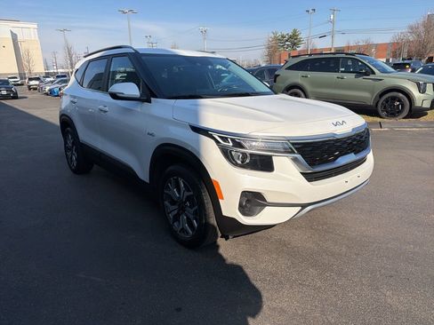 Certified 2023 Kia Seltos EX image 4